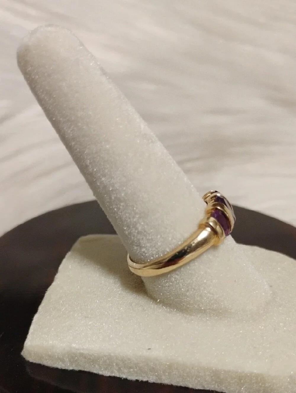 10k Solid Gold Band Ring W Purple Amethyst Trio Sz.6.75